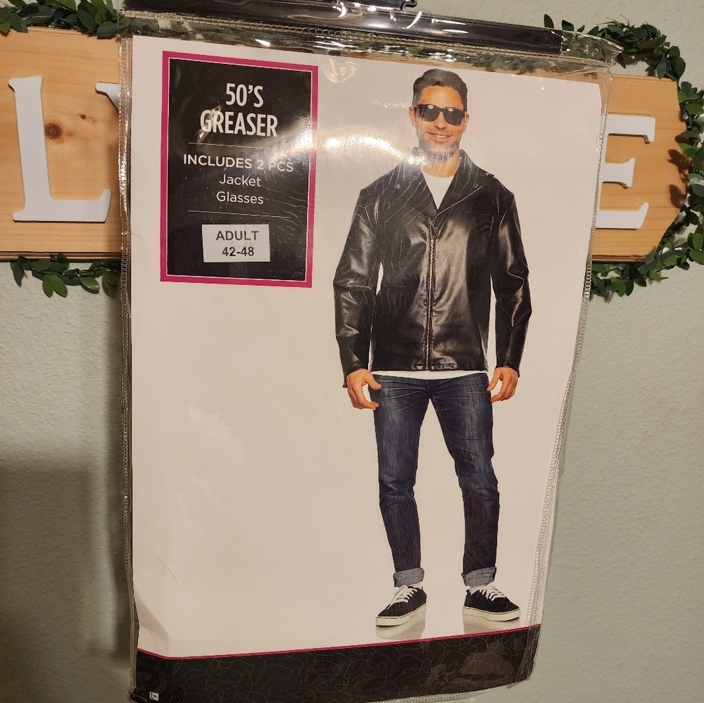 NWT Adult 50's Greaser Costume. Size 42-48 1X
